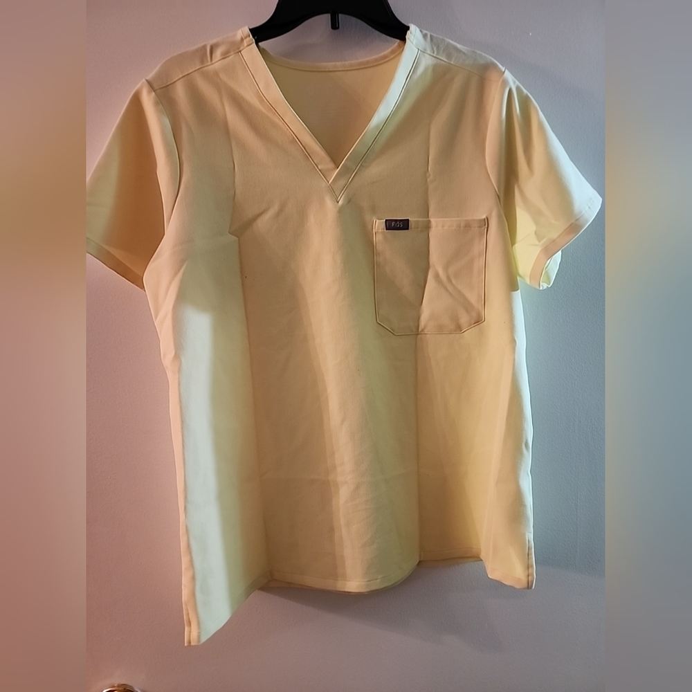 Figs Catarina Sunlight Color Scrub Top - Picture 2 of 7